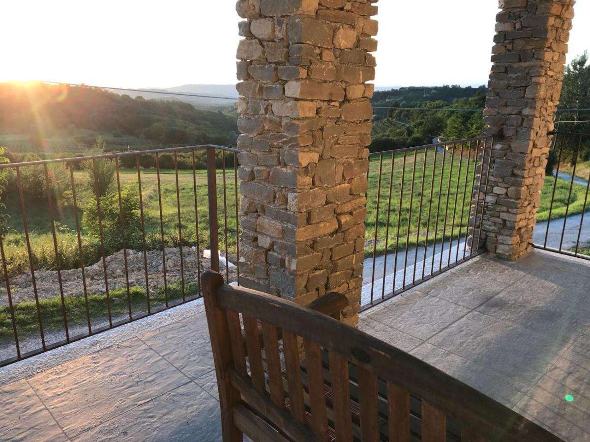Bed and Breakfast La Luce Delle Colline Serravalle delle Langhe Exterior foto