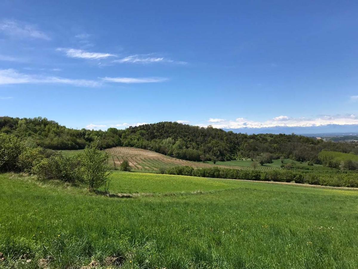 Bed and Breakfast La Luce Delle Colline Serravalle delle Langhe Exterior foto
