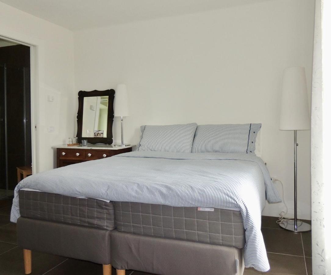 Bed and Breakfast La Luce Delle Colline Serravalle delle Langhe Exterior foto